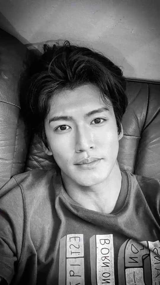 橋口俊宏のインスタグラム：「実は本番が1番ひま #モデル #トランペット」