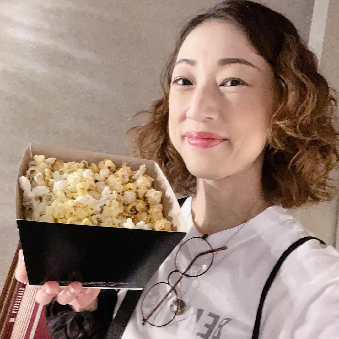 のインスタグラム：「#BEFIRSTTHEMOVIE  初日めで鯛‼️ 初回SCREEN  Xで鑑賞しました😭✨❣️ あっという間だったよー💦 これもうライブ会場やーん🎵 ペンラ持って声出ししたかったーー‼️ 是非、応援上映もしてください🙏 夜は、舞台挨拶ライブビューイング⭐️ #BEFIRST」