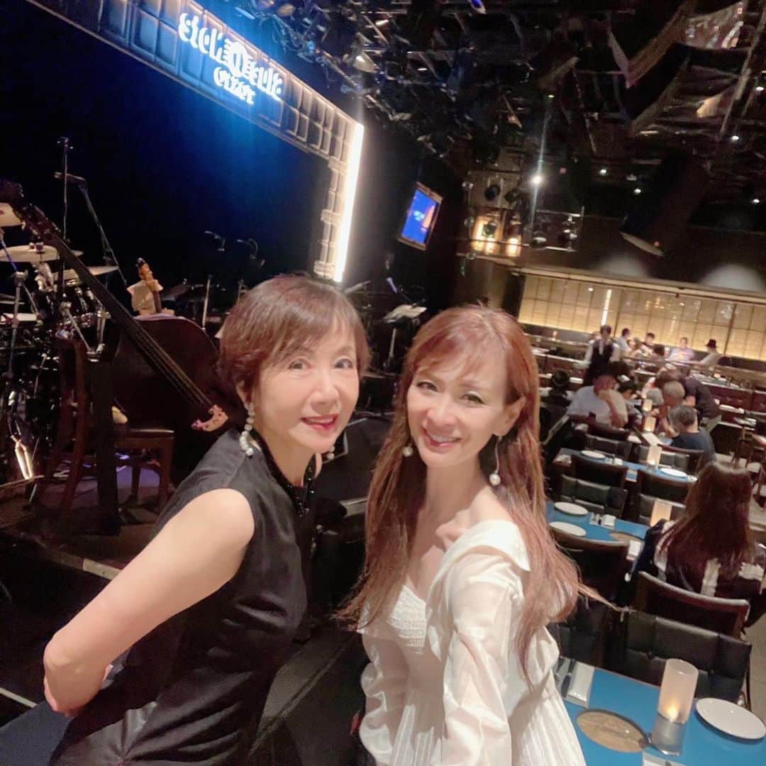 奈美悦子さんのインスタグラム写真 - (奈美悦子Instagram)「BLUENOTE TOKYO  に真由美さんと行って来ました。#ブルーノート #ブルーノート東京 #ライブ #たのしかった #楽しい #楽しい時間 #良かった」8月25日 16時08分 - nami.etsuko