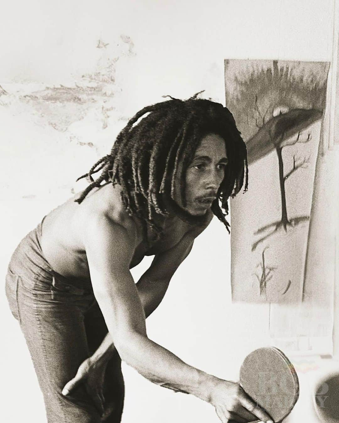 ボブ・マーリーさんのインスタグラム写真 - (ボブ・マーリーInstagram)「“Put the heathen back, dey, ‘pon de wall.” #TheHeathen #bobmarley  📷 by #DennisMorris ©️ Fifty-Six Hope Road Music Ltd.」8月25日 7時24分 - bobmarley