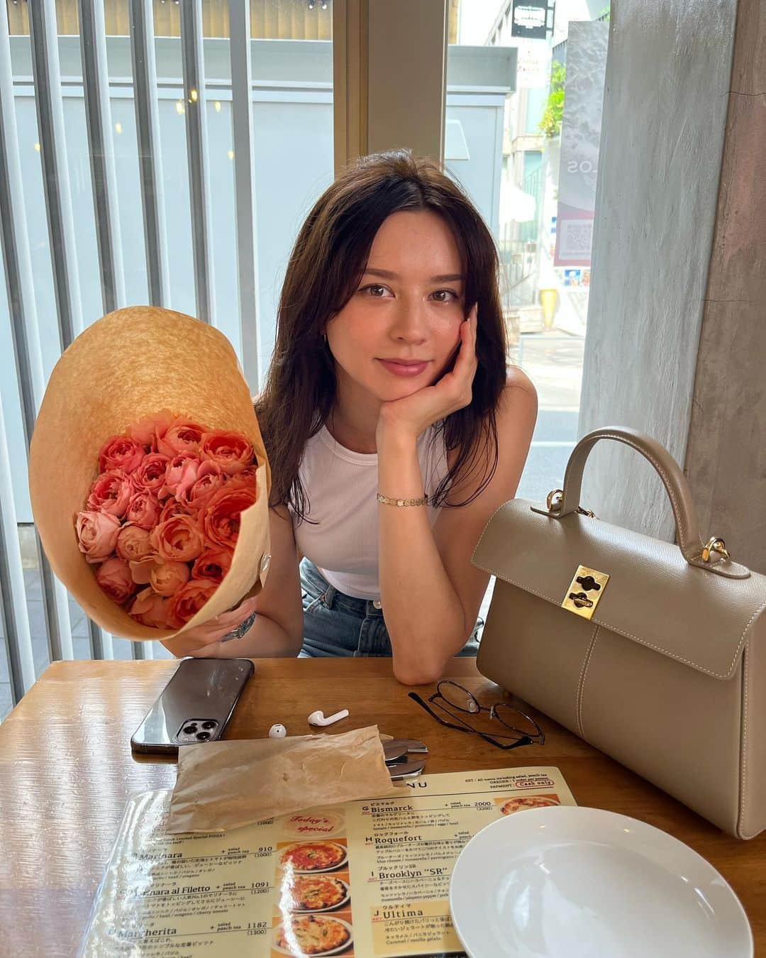ALEXAさんのインスタグラム写真 - (ALEXAInstagram)「Took @elisyulina out on a date and tried to leave the best impression 😚✨」8月25日 7時33分 - alexa_luczak