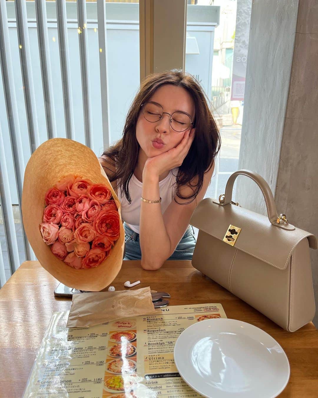 ALEXAさんのインスタグラム写真 - (ALEXAInstagram)「Took @elisyulina out on a date and tried to leave the best impression 😚✨」8月25日 7時33分 - alexa_luczak