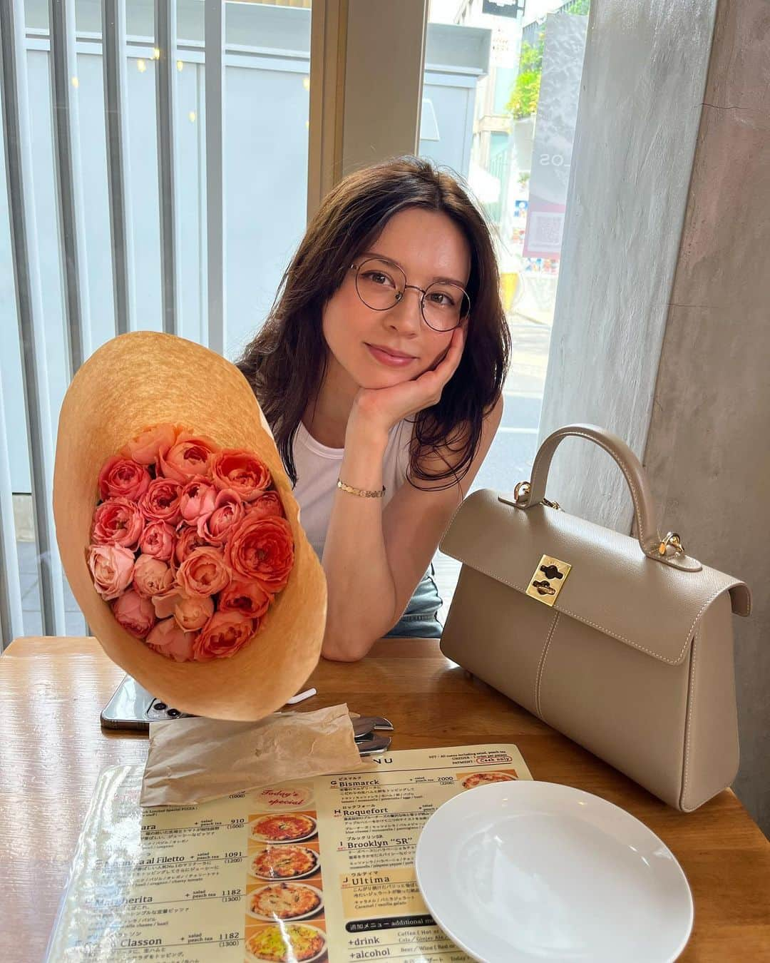 ALEXAさんのインスタグラム写真 - (ALEXAInstagram)「Took @elisyulina out on a date and tried to leave the best impression 😚✨」8月25日 7時33分 - alexa_luczak