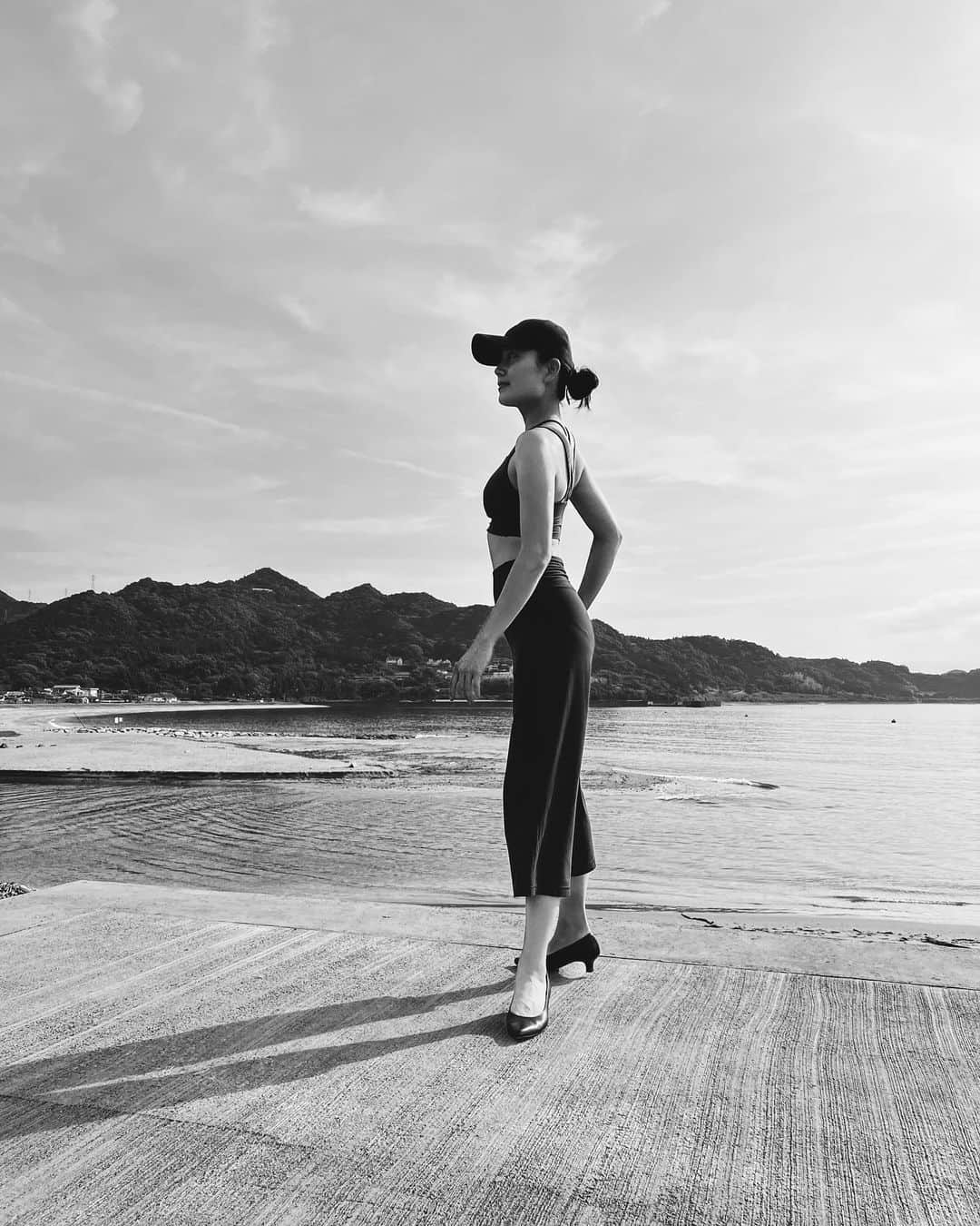 屬美於のインスタグラム：「今月の月一スペシャル 尻トレスペシャルクラス➕抗酸化スムージー付きは いよいよ今週末になります🩷☺️🫶  普段クラスで尻トレをされている方もより、理解を深めて身体に尻トレを学ばせるチャンスです。  クラスではなぜピーマン尻になるのかなど細かく説明しながら綺麗なお尻を作っていきます。  ご予約はLINEかInstagramメッセージにておまちしています🩷  8月27日、日曜日 時間　朝8時〜9時半 場所　　勝浦スタジオ」