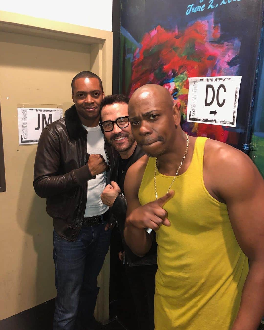 ジェレミー・ピヴェンのインスタグラム：「Glad u were born @davechappelle  your voice is essential. I also hear every time i drink an adult beverage .  #standupcomedy」