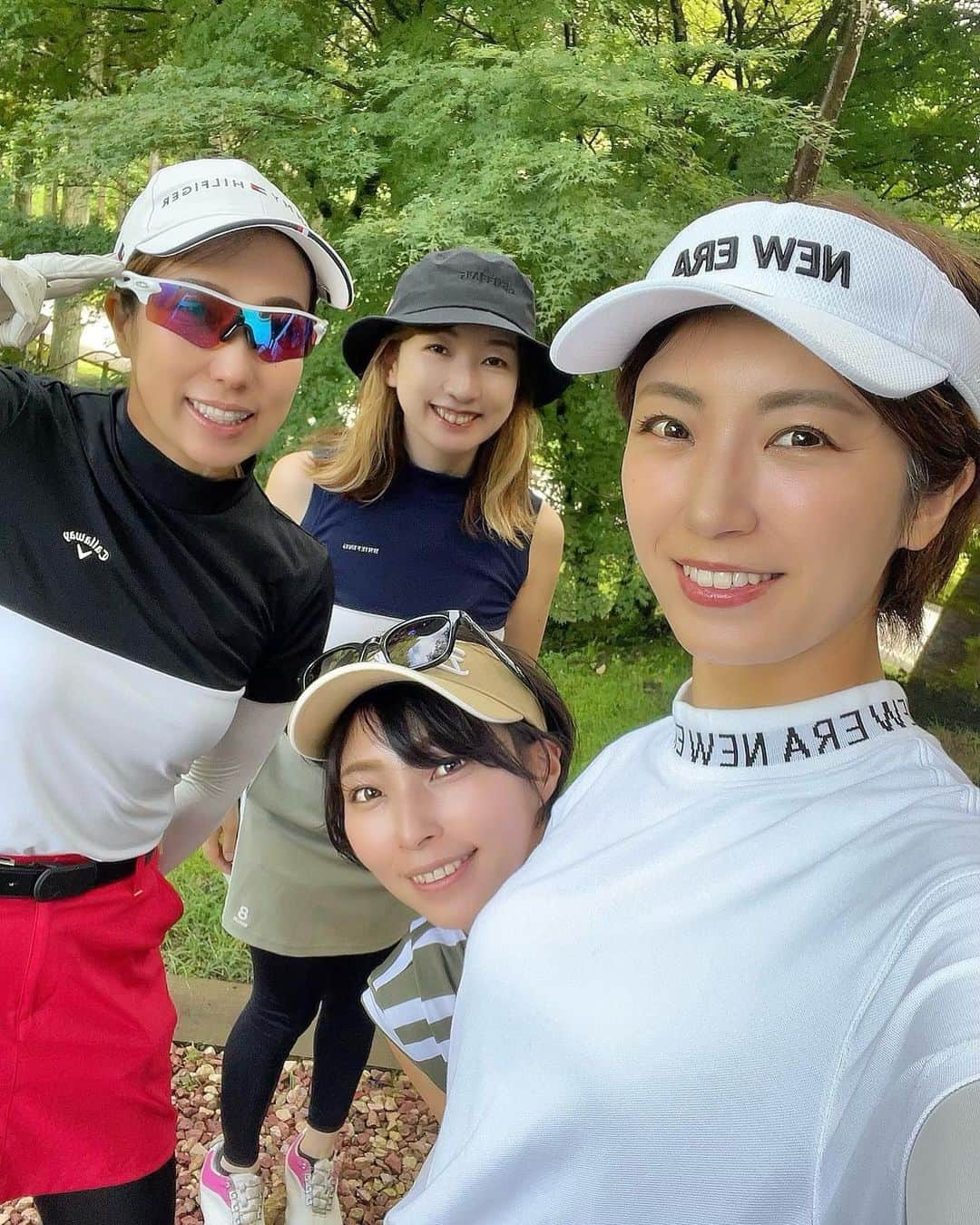 Alyssaのインスタグラム：「コンペの前の週に、練習ラウンド⛳️  らぶりーちゃん達に癒された🥰  みんなプレイスタイルが違って面白い😌 上手なゴル女達とご一緒すると沢山発見がある🥺✨ 私も一つくらい得意なものが欲しいなぁ🥺  #ドライバー当たれば飛ぶけど失敗多し #ウッド🙂 #アイアン🙂 #アプローチ😟 #パッティング😣 #instagolf #golstagram #골프스타그램　#ゴルフ #golf #골프연습 #골프 #ゴルフ女子 #女子ゴルフ」