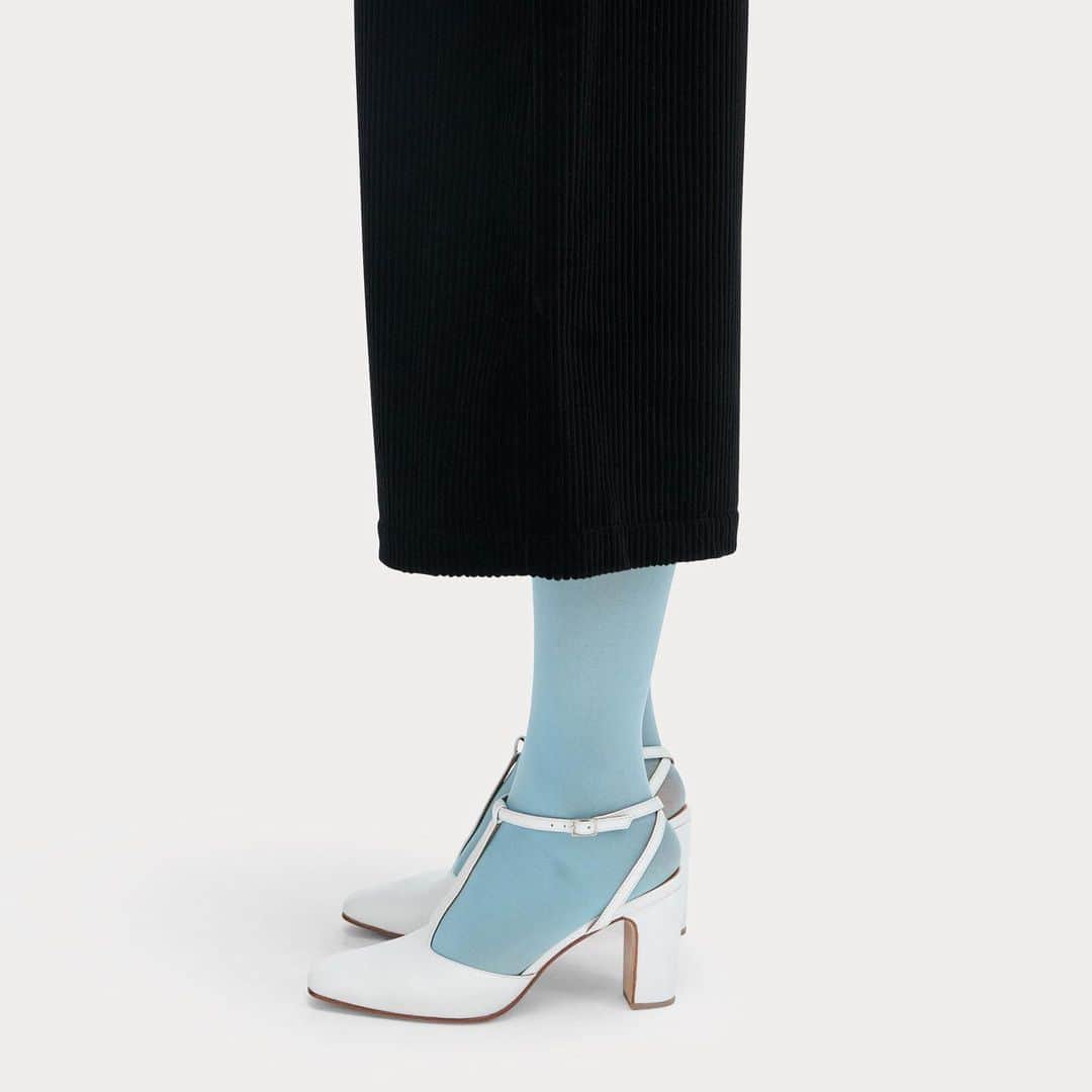 レイチェルコーミーのインスタグラム：「Fall 🖤 Shoes」