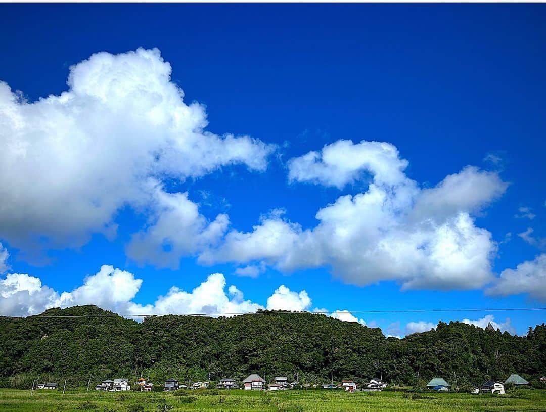 南美希子さんのインスタグラム写真 - (南美希子Instagram)「まだ、夏の雲。」8月25日 8時42分 - mikiko_minami