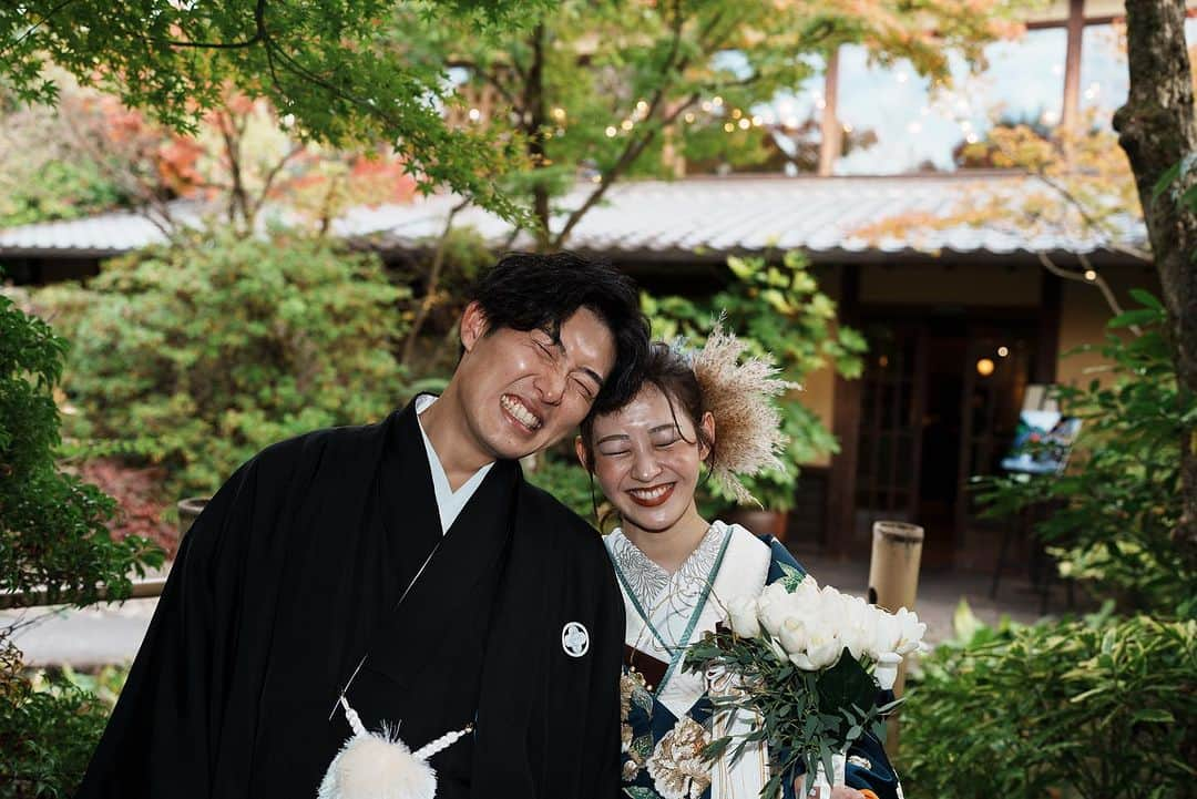 THE SODOH WEDDING OFFICIALさんのインスタグラム写真 - (THE SODOH WEDDING OFFICIALInstagram)「. 和装wedding  青々しい新緑も 少しずつ色づいてきて 過ごしやすくなるこの季節  待ち遠しい紅葉の季節が 今年もやってきます そんな時期は色打掛でのウエディングも おふたりの大切な日を 彩ってくれます . >>@sodoh_wedding   #sodoh花嫁#thesodohhigashiyamakyoto  #ザソウドウ東山京都#ソウドウ#sodoh#weddingdress #結婚式 #thetreatdressing#プレ花嫁#卒花嫁#結婚準備#式場探し#関西花嫁#京都花嫁#入籍#プロポーズ#前撮り#ウェディングドレス#ウェディングヘアメイク　#トリートドレッシング#ウェルカムスペース#和装」8月25日 8時35分 - sodoh_wedding