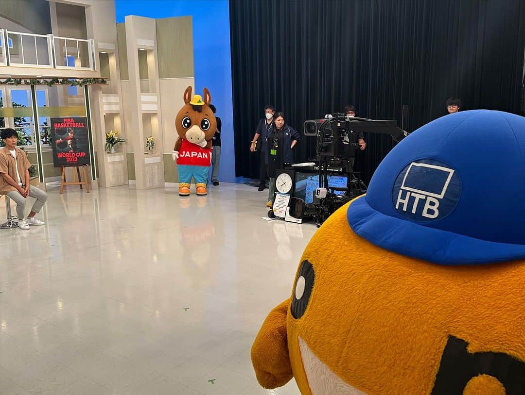 北海道テレビ「イチオシ！モーニング」さんのインスタグラム写真 - (北海道テレビ「イチオシ！モーニング」Instagram)「きょうのイチモニでは バスケットボールW杯🏀を盛り上げるため、 イチモニのスタジオにどさんこくんがやってきてくれました！奇跡のコラボです✨  #イチモニ #どさんこくん #onちゃん #6チャン」8月25日 8時40分 - htb_ichimoni