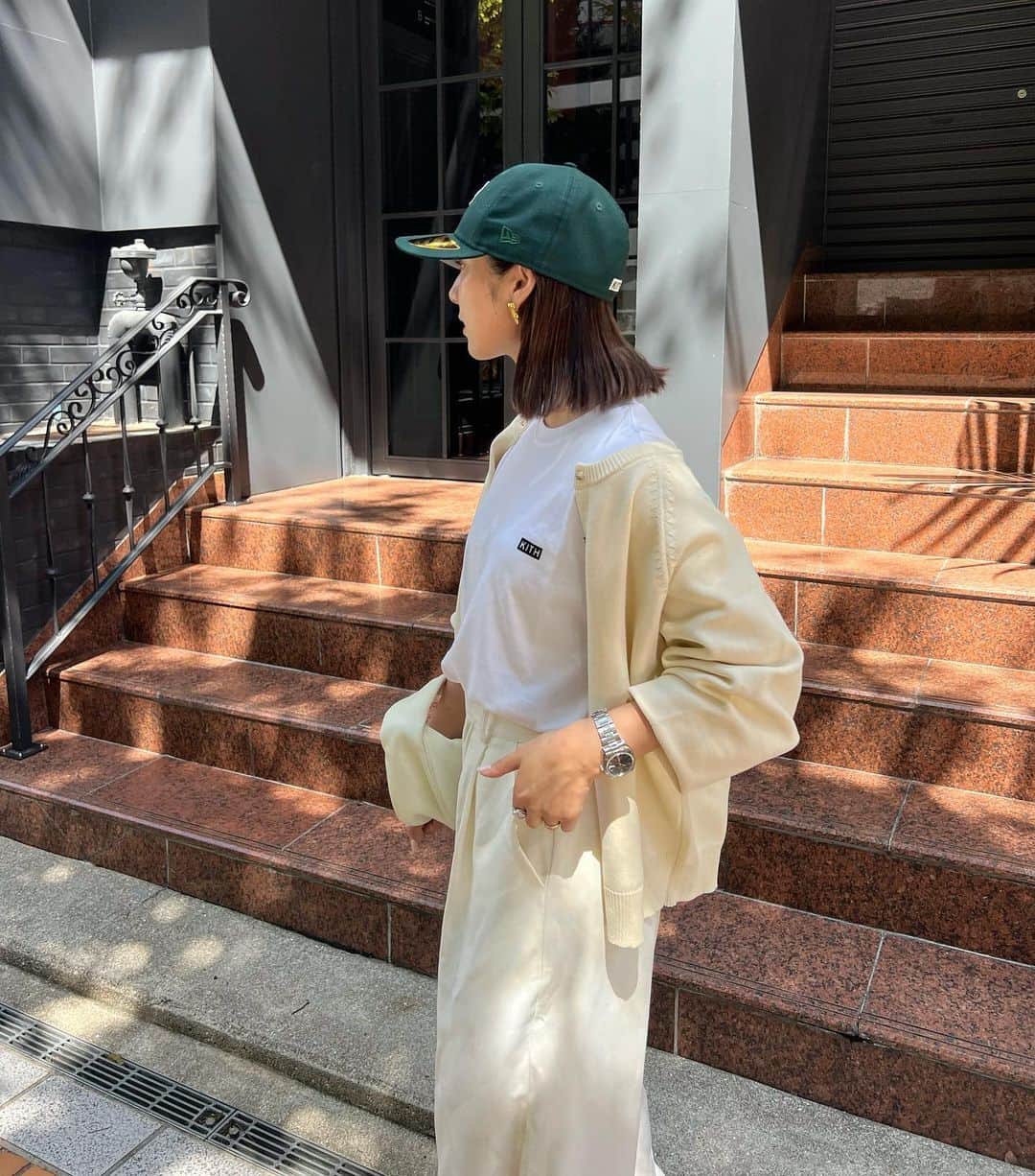 青野未来 / MikuAonoのインスタグラム：「. . 🤍💚  #ootd cardigan @classicalelf_official  tee @kith  cap @kith  pants @rectangle_official  pierce @anche_official  . . #kith#rectangle_official  #classicalelf #クラシカルエルフ#エルフコーデ#タイアップ#関西ママ#ママコーデ#zozotown#zozo#zozotown購入品」