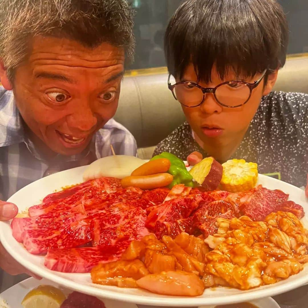 かみじょうたけしのインスタグラム：「甲子園終わったら味道園。 俺たちの味道園。 大将いつもありがとうございます😊 #味道園 #あびこ #報徳学園  #肉 #焼肉」