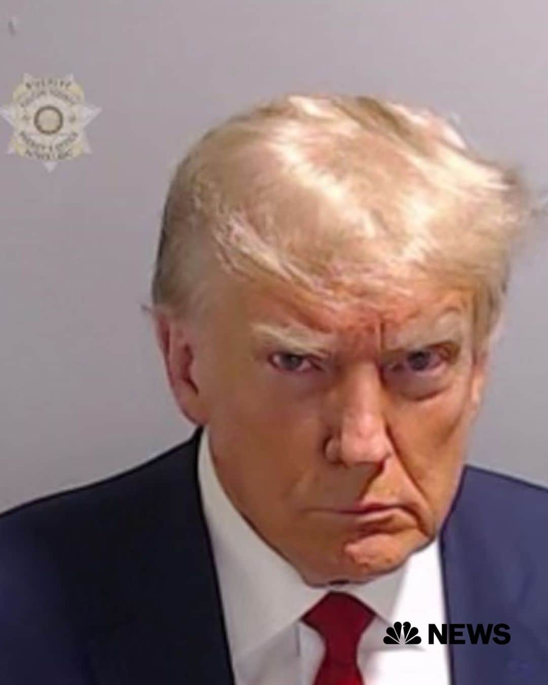 NBC Newsさんのインスタグラム写真 - (NBC NewsInstagram)「The mug shot of former President Donald Trump has been released by the Fulton County Sheriff’s Office.  Trump surrendered to be arrested at the Fulton County Jail on felony charges in connection with efforts to overturn the 2020 presidential election results in Georgia.  Read more at the link in our bio.」8月25日 9時48分 - nbcnews
