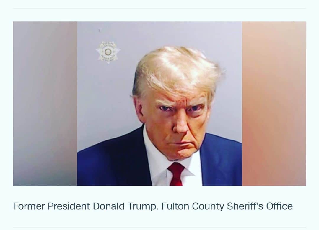 ロージー・オドネルのインスタグラム：「the next villain in marvel #arrested」