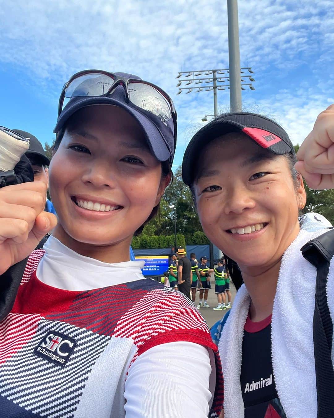 のインスタグラム：「遥ちゃん予選1回戦突破！ ⁡ 今日の2回戦は雨で中断になり、明日第一試合に入ります🎾 ⁡  @kaji.haruka  ⁡ ⁡」