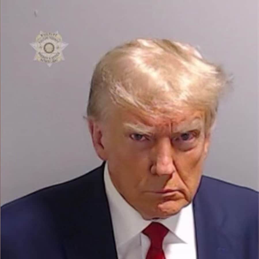 Just Jaredさんのインスタグラム写真 - (Just JaredInstagram)「Donald Trump's mug shot has been released by the Fulton County Jail in Atlanta, Georgia after the former president was arrested and booked as part of the election case. Check out the best Twitter reactions right now on JustJared.com. #DonaldTrump Photo: Fulton County Jail」8月25日 10時03分 - justjared
