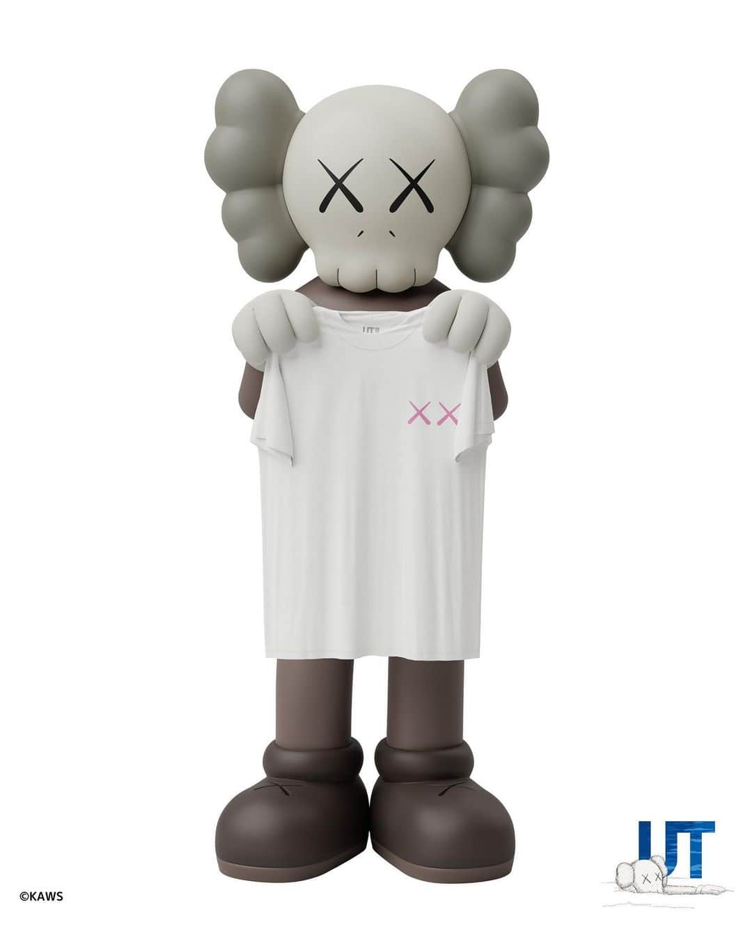 ユニクロさんのインスタグラム写真 - (ユニクロInstagram)「New KAWS artbook and T-shirts exclusively launching at Uniqlo.  An entirely new project where Uniqlo UT and KAWS will simultaneously release the world premiere of KAWS artbook and T-shirt collection. Embrace the Extraordinary: Uniqlo sets the pace with the world’s first sales of acclaimed artist KAWS new artbook by Phaidon Press. *ART BOOK, Contemporary Artist Series: KAWS' will be available exclusively at Phaidon and UNIQLO from September 7-22, 2023.  Experience the cutting-edge fusion of Artbook and T-shirts combined in an exciting new way.  To ensure that all customers, young and old, male and female, can enjoy this project, T-shirts and sweatshirts will be sold in the same design with MEN, KIDS size Items.  @KAWS @uniqlo.ut @phaidonpress #UNIQLO #LifeWear #KAWS #ARTBOOK #KAWSUT   *The launch date and availability differ among regions.」8月25日 11時00分 - uniqlo