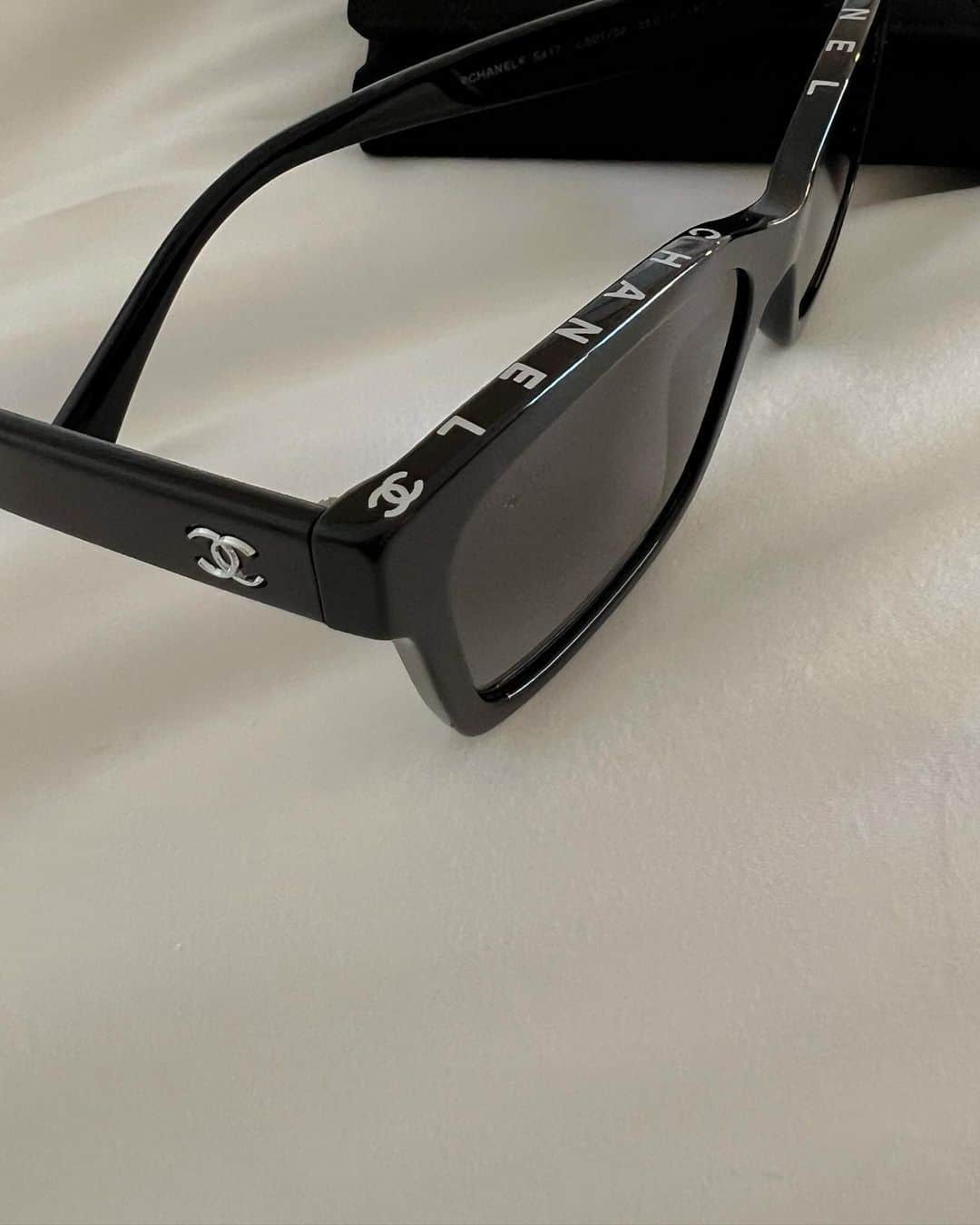 池田有里紗さんのインスタグラム写真 - (池田有里紗Instagram)「またお気に入りが増えたよ..♡  #chanel #sunglasses」8月25日 10時20分 - arisa.ikd