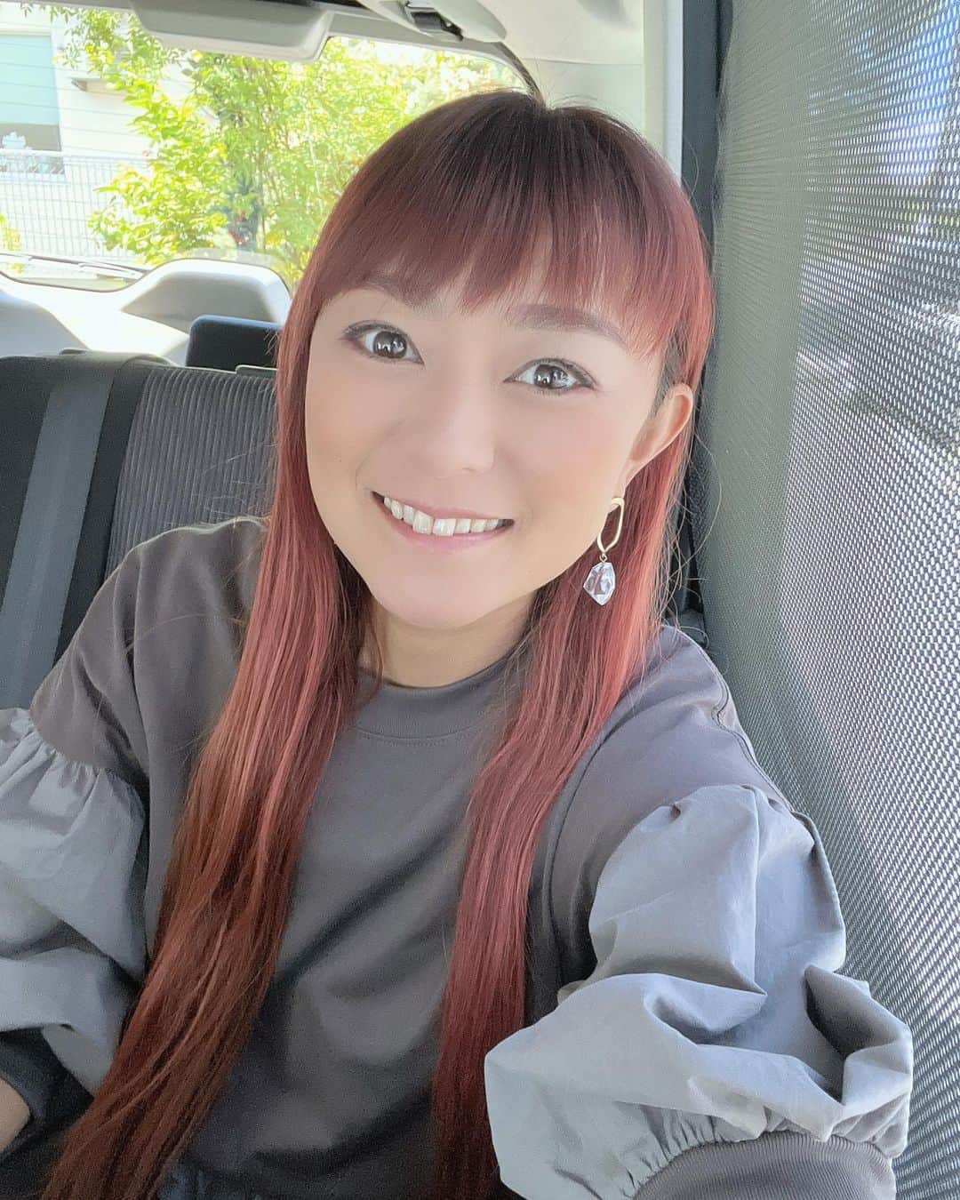 石黒彩のインスタグラム：「今日は 仕事を楽しむためのwebマガジン  B-plusさんの経営者インタビューに来てます❣️  どんな方に会えるのかいつもワクワク☺️  #取材 #経営者 #インタビュー #ワクワク」