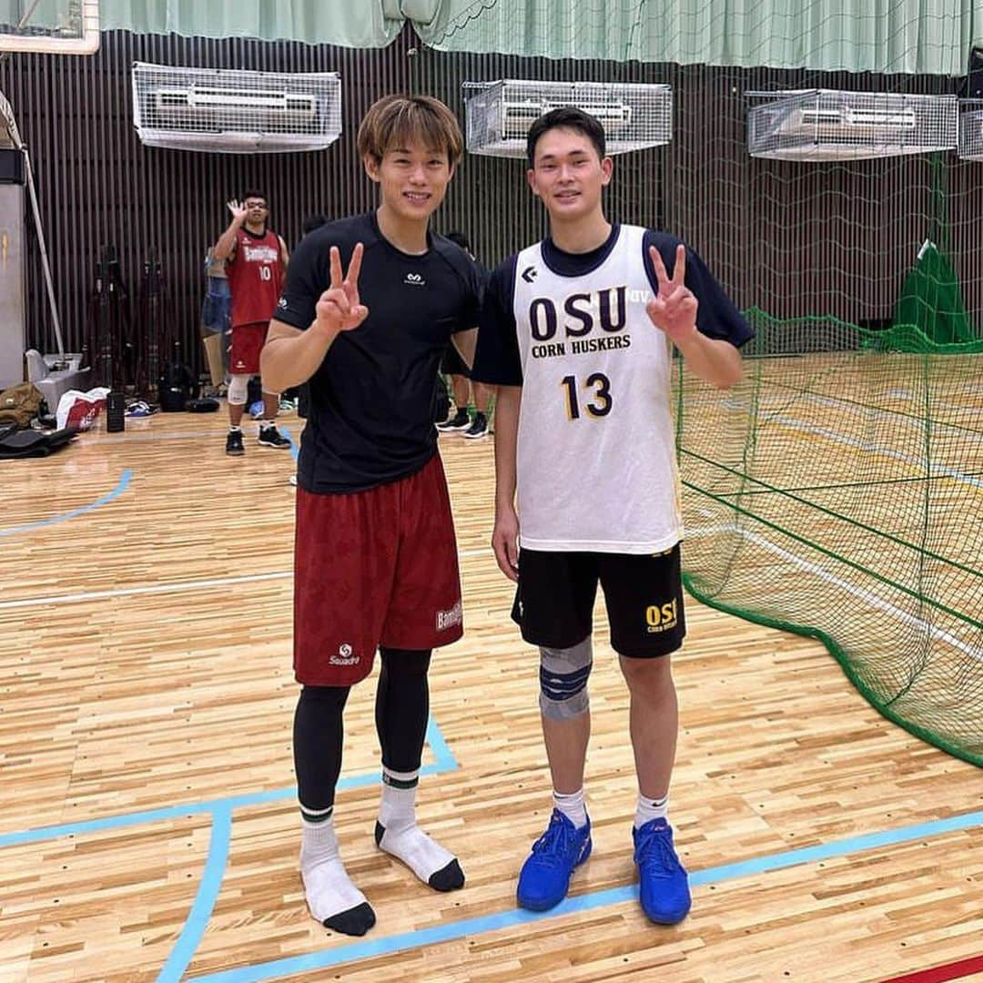 藤高宗一郎のインスタグラム：「. 今日は嬉しい再会が👌 加藤先生、今日は彼とマッチアップする場面もありました😌 @ktrn45  瀬戸さん、露口さんにも会えて何より✨ ありがとうございました！！ #大産大 #箕面自由学園ゴールデンベアーズ」