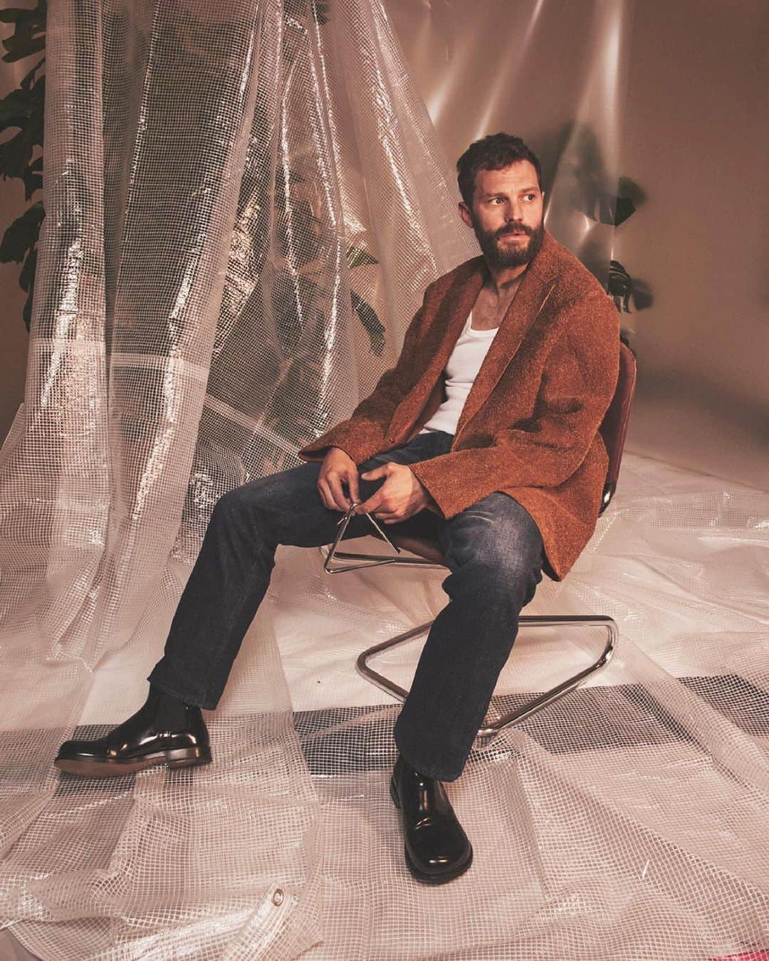 LVMHのインスタグラム：「Echoing the reductionist spirit that informs the @loewe aesthetic, the new Loewe men’s campaign, shot by David Sims, explores the possibilities of the gaze and the body gesture to express feelings and sensations.​  #LVMH #Loewe」