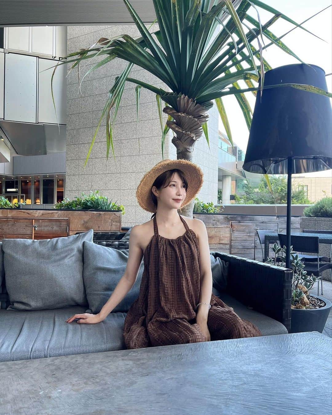植田せりなのインスタグラム：「もうすぐ8月も終わりだね🌻 夏は堪能できましたか？🥰 私は、今年はまだバーベキューができてないからしたいなぁ🍖笑 外で食べるご飯は美味しいよね😎 仕事が山積みだから今はお仕事に集中…  op / @marque_official 🧡  ワンピースはみかぷー( @mikapu0519 ) のbrandのものでお気に入り🧡」