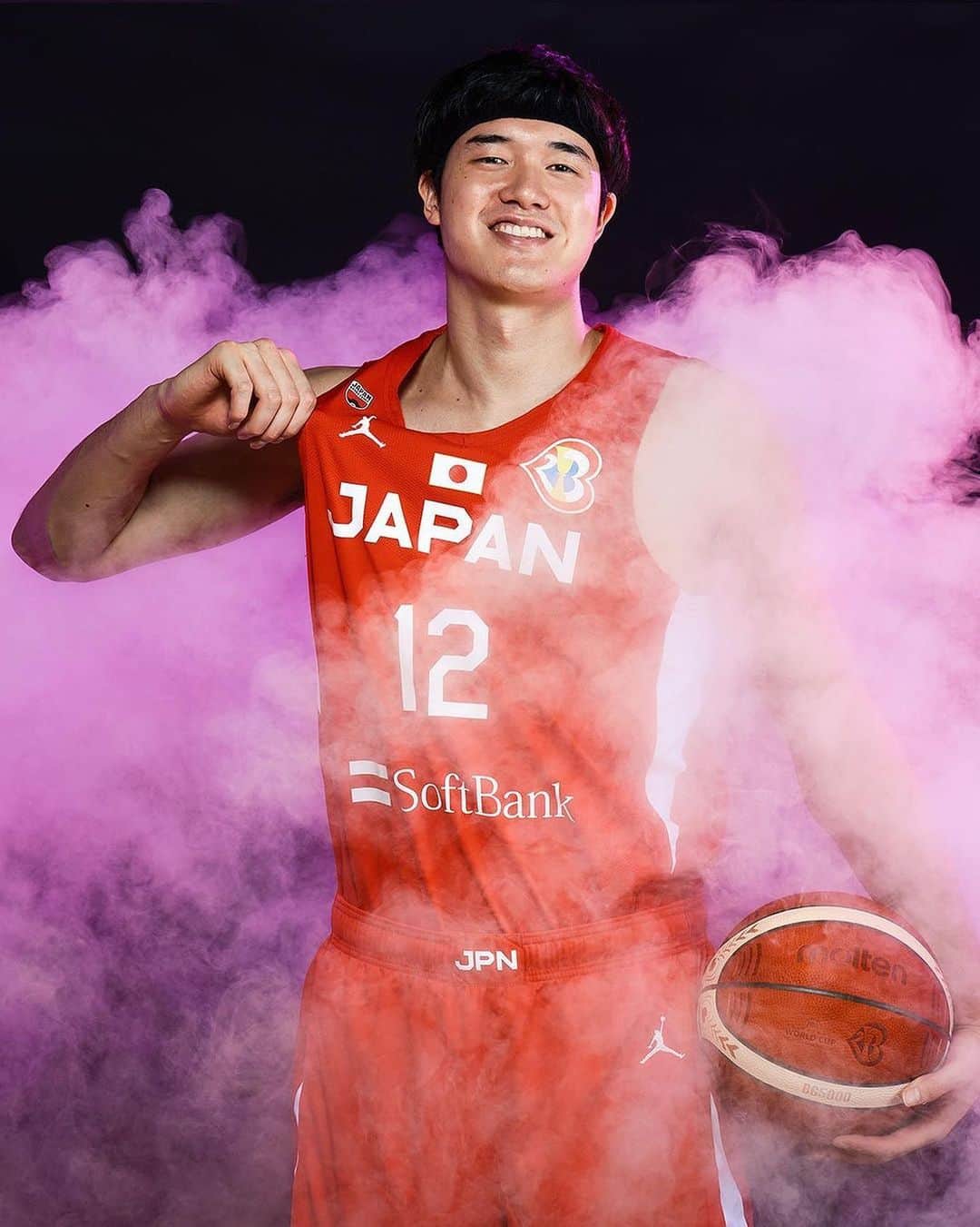 フェニックス・サンズさんのインスタグラム写真 - (フェニックス・サンズInstagram)「Yuta is @fibawc ready 🇯🇵  Set your alarm clocks early as you can catch @yutawatanabe12 and @japan_basketball at 5:10 AM on ESPN+  📸 @fiba」8月25日 11時13分 - suns