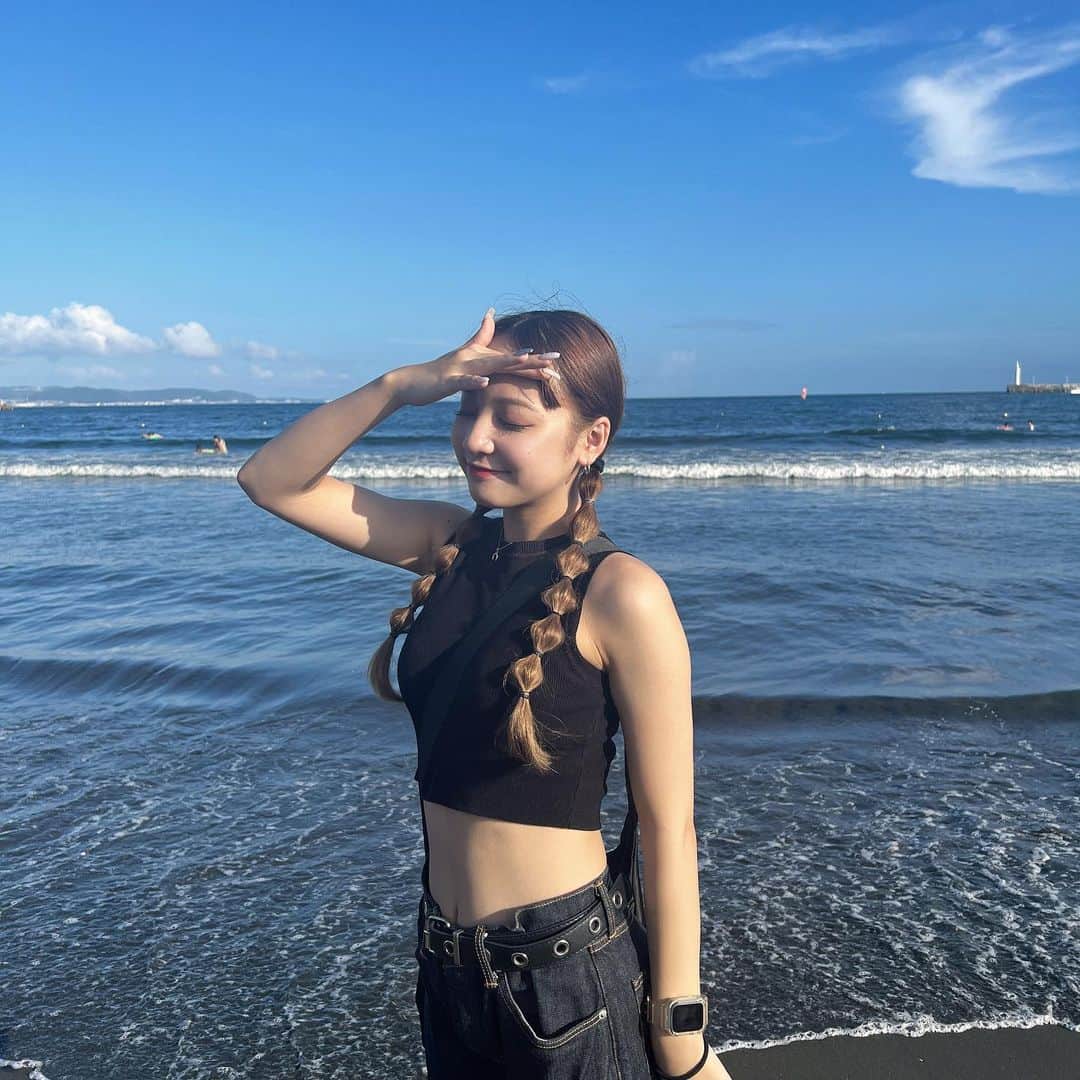 のインスタグラム：「. 江ノ島ー！！🫶🏻いい感じに撮ってくれとるのに眩しすぎてほぼ全部目瞑っとるの爆笑  1枚でも載せたくて載せちゃうね＾＾   #今日好き  #夏休み編2023  #06  #jk  #sjk  #吉田羽花」