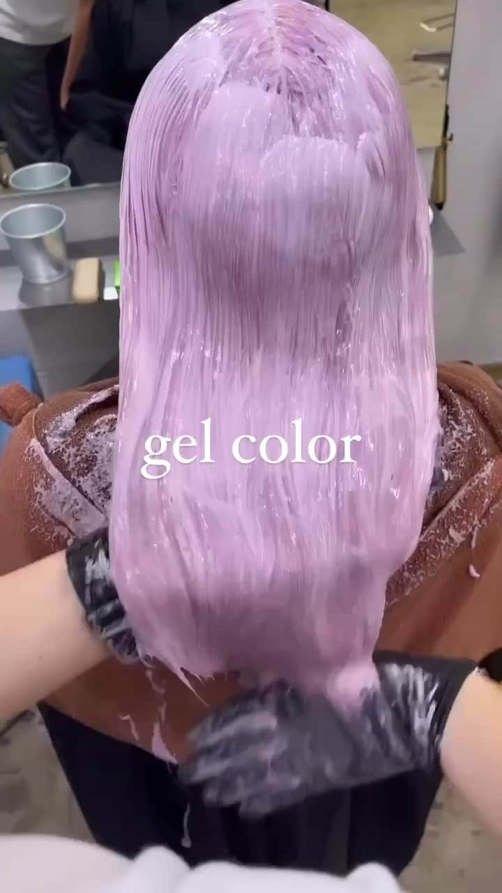 Schwarzkopf Professional Japanのインスタグラム：「Repost: @fibreplex_color   【ホワイトピンク】 垣崎滉(@akirakakizaki)さんのカラーレシピをご紹介します。  【Before】 before 18.5レベル ブリーチ後 18.5レベル  【レシピ】 ( Goth-P : PYR-GO ) + CL-0 ( 1 : 1 ) + 15倍 2剤:3％等倍  #ボンドカラー #ファイバープレックス#カラーレシピ #シュワルツコフ #ブリーチカラー #ブリーチ #ケアブリーチ #ヘアカラー #ハイトーンカラー #ピンクカラー #インナーカラー #ホワイトブロンド #ミルクティーベージュ#haircolor #染髮 #美髮師 #漂髮#gelcolor」