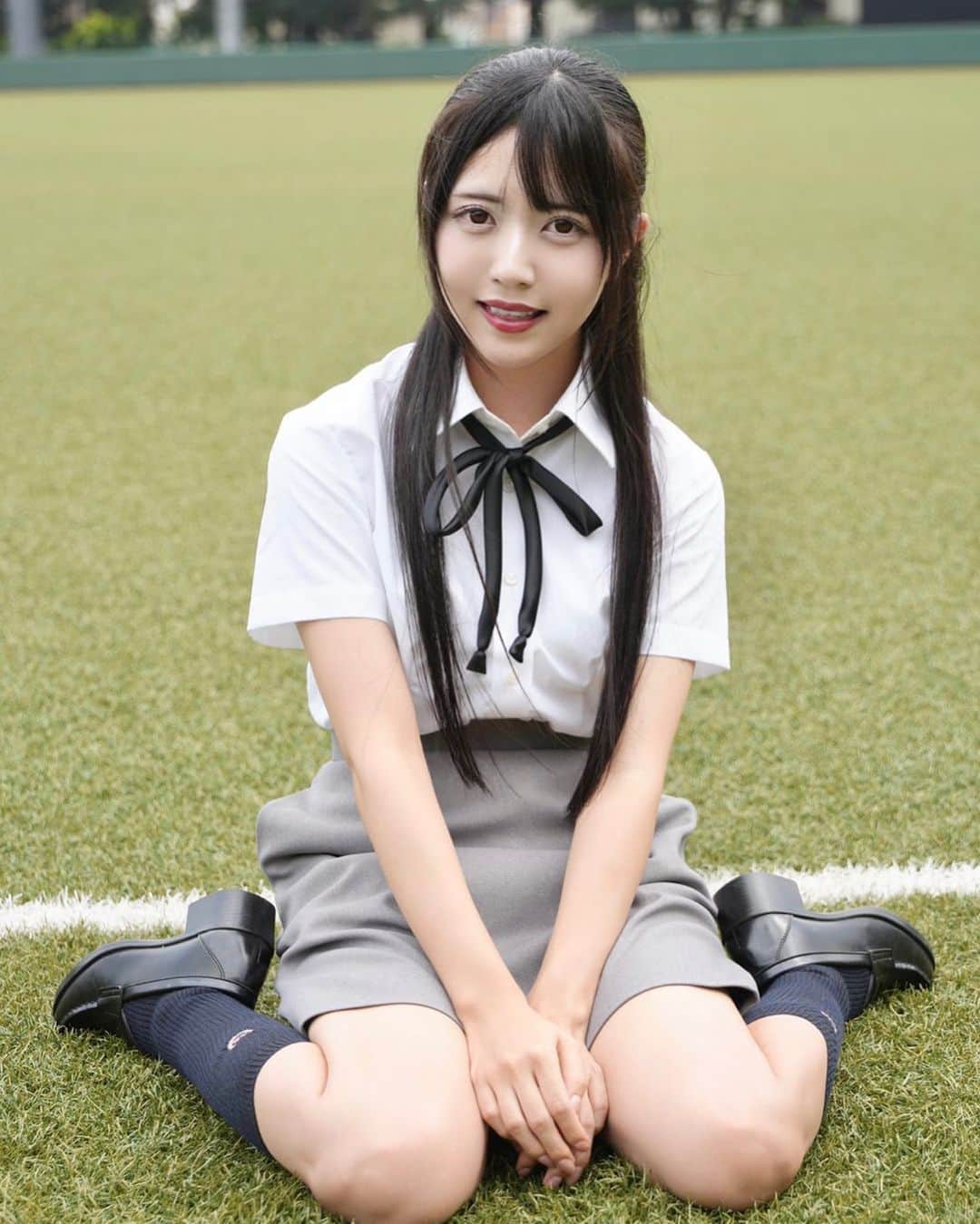 椎名音心のインスタグラム：「・ 優等生だよ(ᐡ•͈ ·̫ •͈ᐡ )。 ・ ・ ・ #制服 #制服コスプレ #制服女子 #女子高生 #jkブランド #jk #コスプレ #コスプレイヤー #コスプレ女子 #コスプレ写真 #コスプレ撮影 #撮影会 #schooluniform #cosplay #cosplayer #cosplaygirl #cosplayphotography #kawaii #kawaiigirl #kawaiianime #アイドル #地下アイドル #モデル #お仕事依頼受付中」