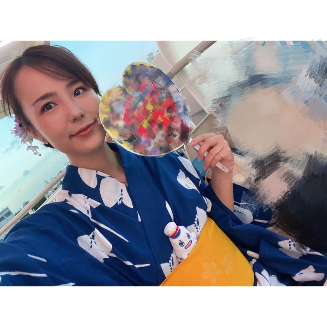 舘谷春香さんのインスタグラム写真 - (舘谷春香Instagram)「昨日も東京湾納涼船！ ありがとうございました🌟  昨日は朝ジム行って、昼はライブ観に行って、急いで浴衣着て東京湾納涼船でお仕事と充実していました〜！  この浴衣は母にもらったものです☺️ 東京湾納涼船の乗船も多分あと4回くらい！ 是非みなさま乗りにきてくださいね☺️  #東京湾納涼船 #東京湾納涼船2023 #東京湾 #夜景 #ナイトクルーズ #東海汽船 #さるびあ丸 #浴衣 #浴衣女子 #浴衣ヘア #クルージングナビゲーター #MC #DJ」8月25日 12時17分 - tty0250hrk