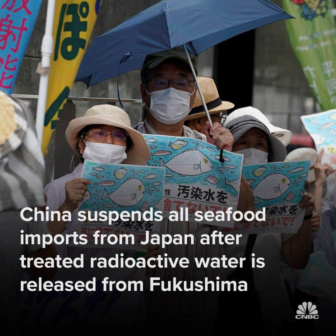 CNBCさんのインスタグラム写真 - (CNBCInstagram)「China on Thursday suspended the import of all aquatic products from Japan, including edible seafood, hours after its neighbor started releasing treated radioactive water from the stricken Fukushima nuclear power plant.  China’s customs agency said in a statement that this was to “comprehensively prevent the risk of radioactive contamination of food safety, protect the health of Chinese consumers, and ensure the safety of imported food,” according to a Google translation. The move extends an earlier ban on imports from the areas immediately surrounding the nuclear plant.  More details at the link in bio.」8月25日 12時30分 - cnbc