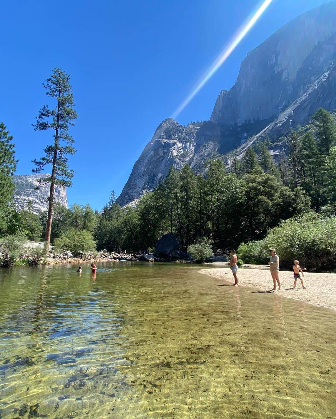 エイプリル・ロスさんのインスタグラム写真 - (エイプリル・ロスInstagram)「Love this place, these people, and all of the memories here ❤️🙌🏼 #Mysemite ⛰️🏕️」8月25日 12時22分 - aprilrossbeach