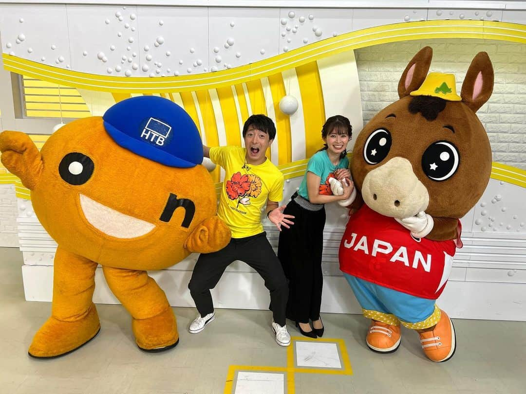 札幌テレビ放送さんのインスタグラム写真 - (札幌テレビ放送Instagram)「けさの #どさんこワイド朝 と #イチモニ！たのしかったなー😆 おともだちがたくさんできたよ🎵 フリースローは1かいもはいらなくてしょんぼり…😿 もっとれんしゅうして #onちゃん とまたバスケしたいなあ🏀🔥 あ‼️そうだ‼️ こんや9じからの #バスケワールドカップ かいまくせんをみてイメージトレーニングすればいいんだね〜💪🏻  このあとは #どさんこワイド179 にonちゃんとでるよー🐴✨ onちゃんおえかきじょうずかな☺️  #どさんこくんインスタ #どさんこくん #stv #htb」8月25日 12時31分 - stv_dosanko