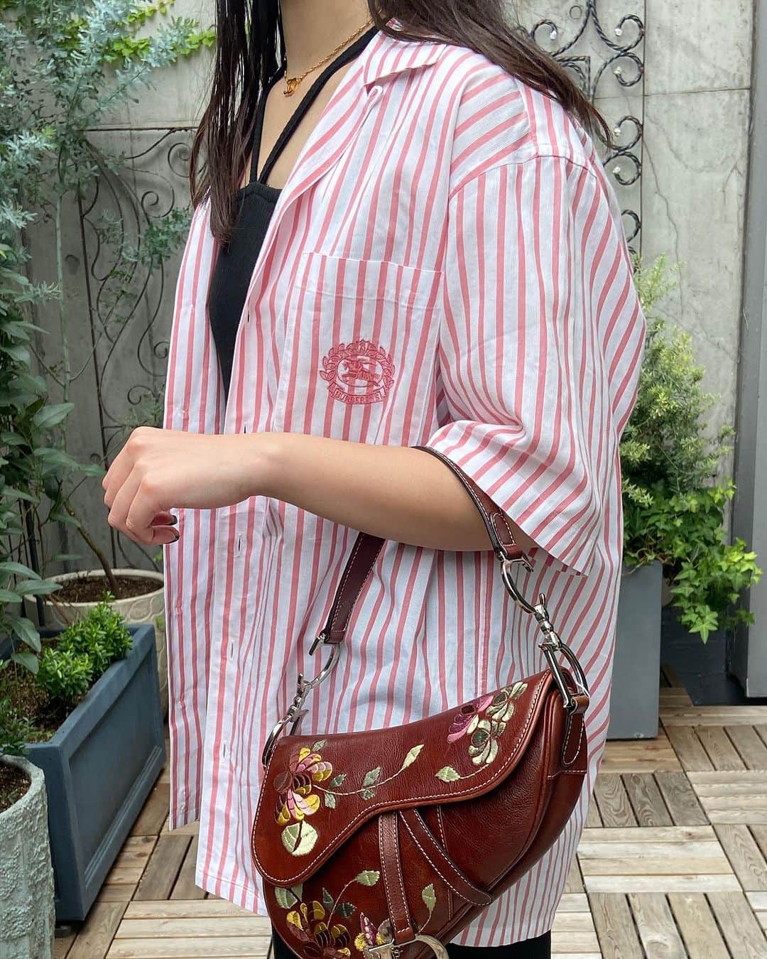 vintage Qooさんのインスタグラム写真 - (vintage QooInstagram)「You can find what you want  from @vintageqoo Omotesando store😘  ▼Customer service English/Chinese/Korean/Japanese *Please feel free to contact us! *商品が見つからない場合にはDMにてお問い合わせください   ▼International shipping via our online store. Link in bio.  #tokyovintageshop #오모테산도 #omotesando #aoyama #表参道 #명품빈티지 #빈티지패션 #도쿄빈티지샵  #ヴィンテージファッション #ヴィンテージショップ #vintageclothing #diorclothes #burberry #valentino」8月25日 12時46分 - vintageqoo