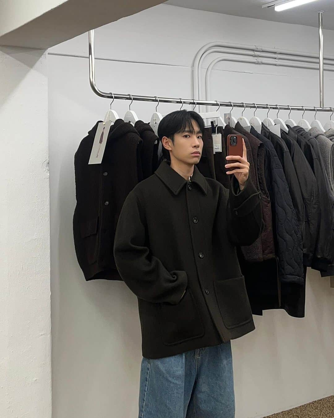 ユンヨン さんのインスタグラム写真 - (ユンヨン Instagram)「23F/W HORLISUN Preview @horlisun  너무 더운 여름 얼른 지나가고 이쁜 아우터 입는 추운계절만 기다리는 사람들 손🙋🏽‍♂️ #홀리선」8月25日 12時49分 - 2yoooung