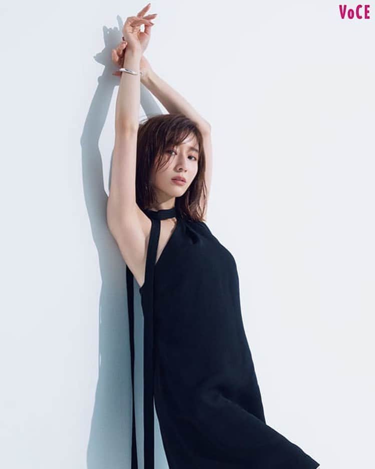 のインスタグラム：「田中みな実  #田中みな実 #女子アナ #フリーアナウンサー #タレント #女優 #元TBSアナウンサー #グラビアアイドル #テイクオフ #フラーム #美乳 #アメリカ合衆国 #ニューヨーク州 #ニューヨーク #フォロー #いいね #コメント」