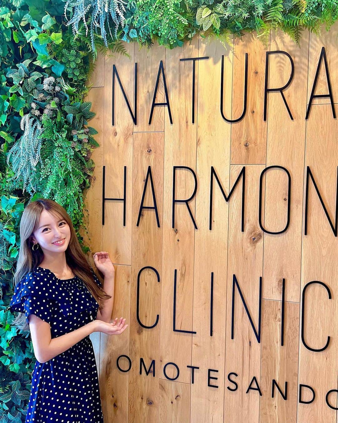 SAYAさんのインスタグラム写真 - (SAYAInstagram)「. . ナチュラルハーモニークリニック表参道 @nhc_clinic  幹細胞のフェイスリフトは初めてで 気になったから受けて来た💛 耳の上から入れるリフトも初めてで あごから入れるリフトと引き上げ力が 違うし、すごく小顔になって やって大満足😍 左右3本ずつ入れたよ〜！ スタッフさんも先生も優しくて 安心して受けられた🥹 店内もめちゃ可愛くて行くだけで テンション上がる空間でした💕 . . #糸リフト　#幹細胞フェイスリフト　#ナチュラルハーモニークリニック表参道　#NHC #表参道 #美容 #小顔 #リフトアップ #美容外科 #美容皮膚科 #美容クリニック #幹細胞上清液　#再生医療  #フェイスリフト #スレッドリフト #リフトアップ」8月25日 13時01分 - sayapi0110
