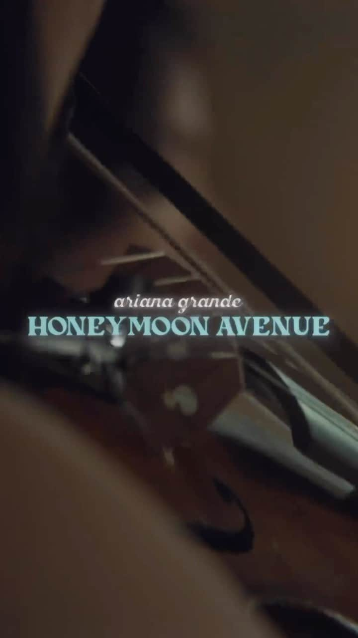 アリアナ・グランデのインスタグラム：「happy ten year anniversary to a project that changed my life. thank you from the bottom of my heart for listening and for growing with me every step of the way.  love you always. :)  Yours Truly Deluxe, Honeymoon Avenue and Daydreamin Live performances are out now ♡   10 year anniversary celebration program goes as follows!  friday: digital deluxe release, honeymoon avenue, daydreamin live performances  saturday: Q&A part 1, merch capsule  sunday: baby i live performance   monday: Q&A part 2, vinyl preorder   tuesday: tattooed heart live performance, right there live performance   wednesday: the way live performance, some behind the scenes stuff we found   i hope you enjoy!  yours truly,  ariana」