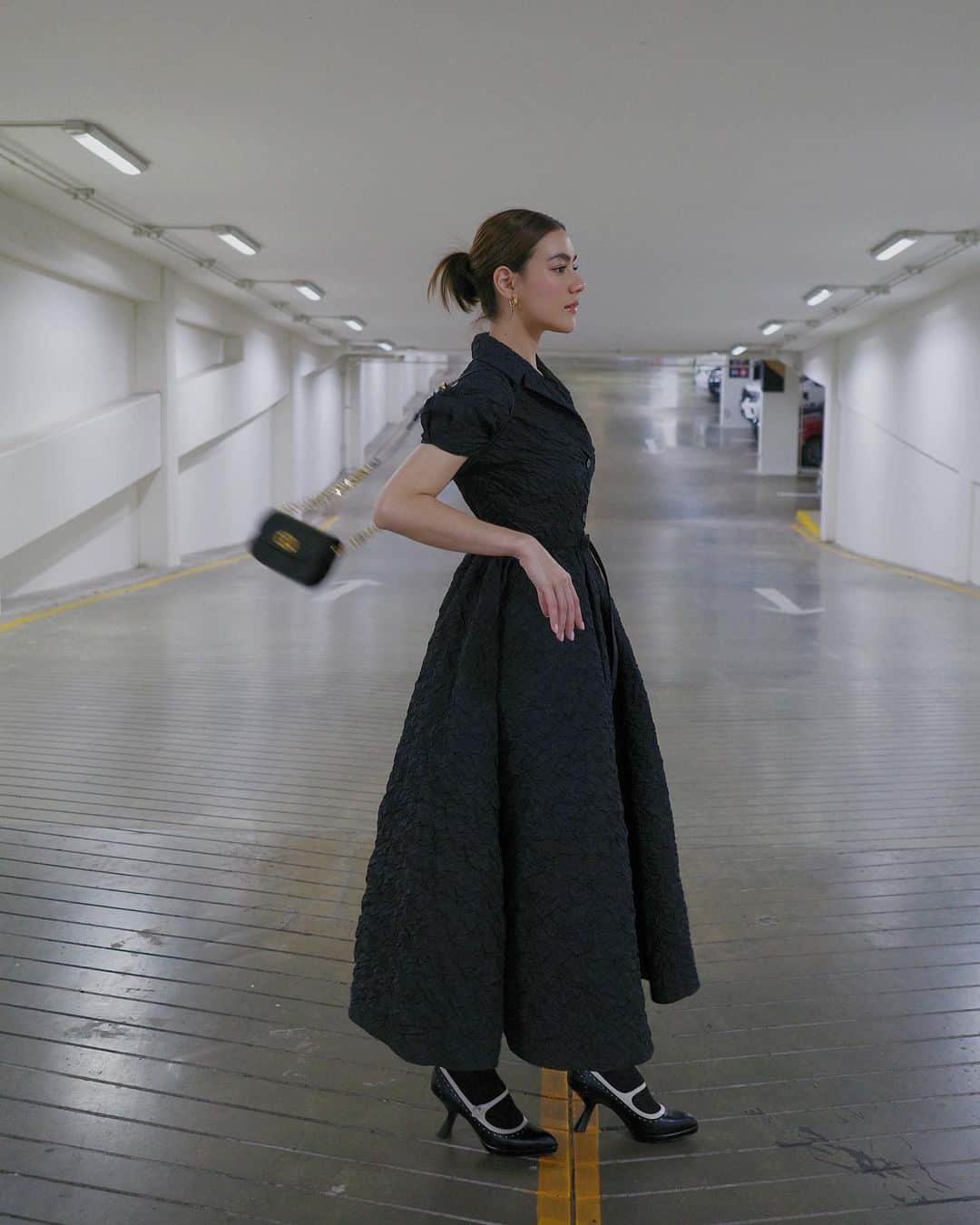 キンバリー・アン・ウォーテマス・ティアムシリのインスタグラム：「🖤 @dior  #DiorAW23」
