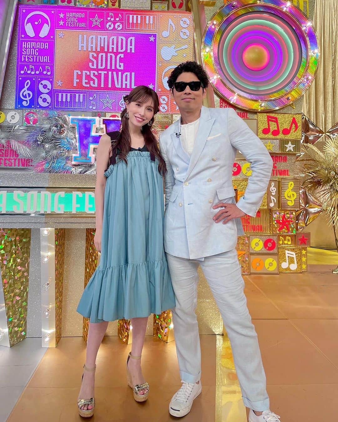 May J.のインスタグラム：「今夜7時から「ハマダ歌謡祭」に出演します！ 今回はゴスペラーズの村上さん　@iamtetsuyamurakami  がリーダーだよ！！！デビュー当時からよくライブでご一緒させていただいたりコラボもしてるけど、バラエティーで共演は初めてかも！？ デュエット楽しかったから是非観てほしいな🤍 春菜さん　@harisenbon_haruna と仁美ちゃん　@10_hitomi_06  も番組を通して仲良くなれて嬉しいなぁ🥰 今回はちょっとしたハプニングがあるかも...🫣w See you tonight 🫶 見逃し配信もあるよ📺  #ハマダ歌謡祭」