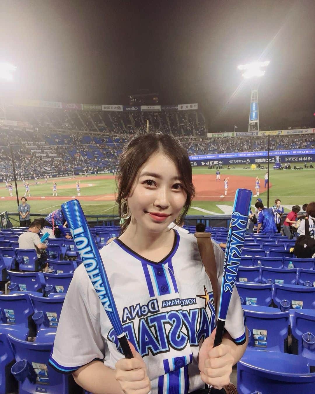 橘亜李彩のインスタグラム：「⚾️💙  #横浜優勝 #横浜denaベイスターズ #ベイスターズ #横浜スタジアム #ハマスタ #ベイスターズ女子 #diana #横浜優勝 #横浜頂戦」