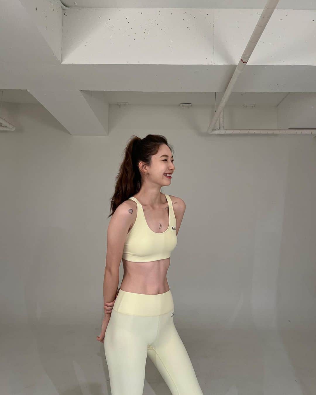 キム・ジンギョンのインスタグラム：「🐥💛💪🏻」