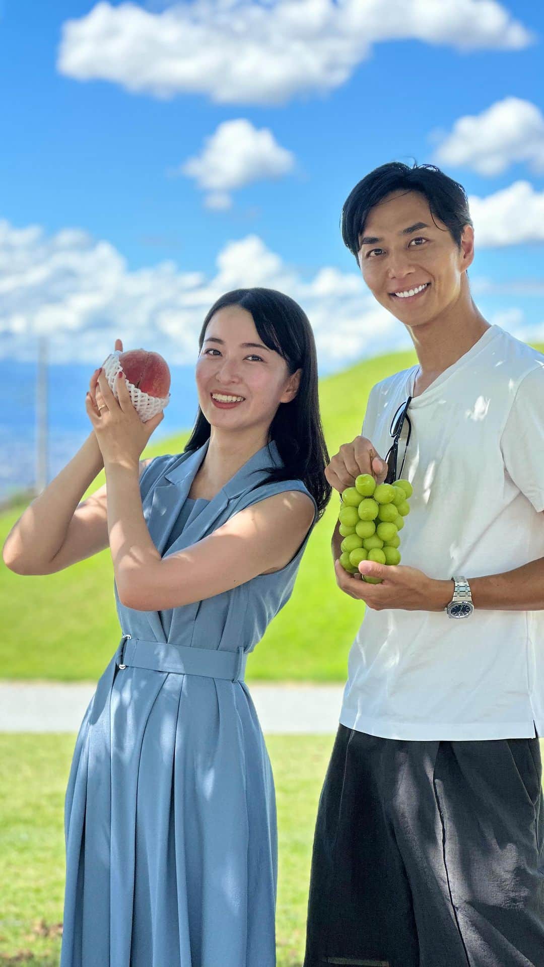 のインスタグラム：「初めておめぐと山梨県で出会った場所😁 今でも思い入れがあるのでよく2人で来ています✨  ここから見渡す山梨県の景色が大好きです😄 是非山梨来たら笛吹市にあるふるさと公園へ☝️」