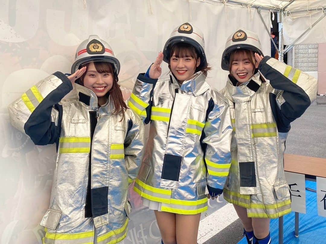 ファイターズガールさんのインスタグラム写真 - (ファイターズガールInstagram)「. みなさん、こんにちは！  今日は 優菜、真帆、彩音、美咲、美夢、琴美の6人で 『全国消防救助技術大会』にお邪魔させていただきました！  日本全国から選び抜かれた隊員の皆さんが集結し 日頃鍛え抜かれた消防救助技術を競い合う大会で 札幌での開催は17年ぶりだそうです💪🏻  会場には消火体験などができるブースもあり、 私たちも実際に持たせていただいたのですが ホースは想像以上に重く、消防士の皆さんの凄さを実感しました…！🙇🏻‍♀️✨  隊員の皆さん、日々私たちの安全と安心を守ってくださりありがとうございます😌💫  今日はとても暑い中でしたが ステージにもたくさんの方にお集まりいただき、楽しい時間となりました🌈 ありがとうございました！！  #fightersgirl #ファイターズガール #lovefighters #北海道日本ハムファイターズ #新時代 #FANS_ARE_OUR_TREASURE #全国消防救助技術大会 #上村優菜 #大西真帆 #工藤彩音 #塩澤美咲 #滝谷美夢 #竹市琴美」8月25日 14時03分 - fightersgirl_official