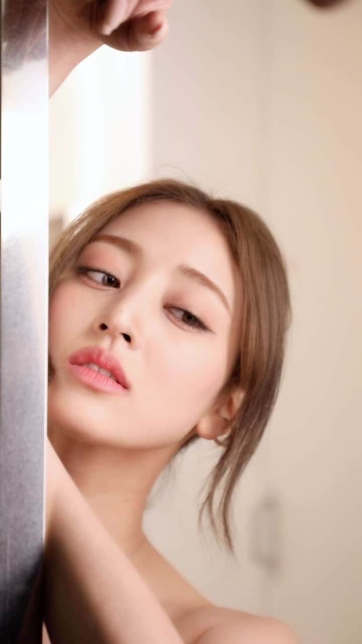 TWICEのインスタグラム：「ZYO’s ZONE Sketch # 6  #TWICE #트와이스 #JIHYO #지효 #ZONE #KillinMeGood #DontWannaGoBack」