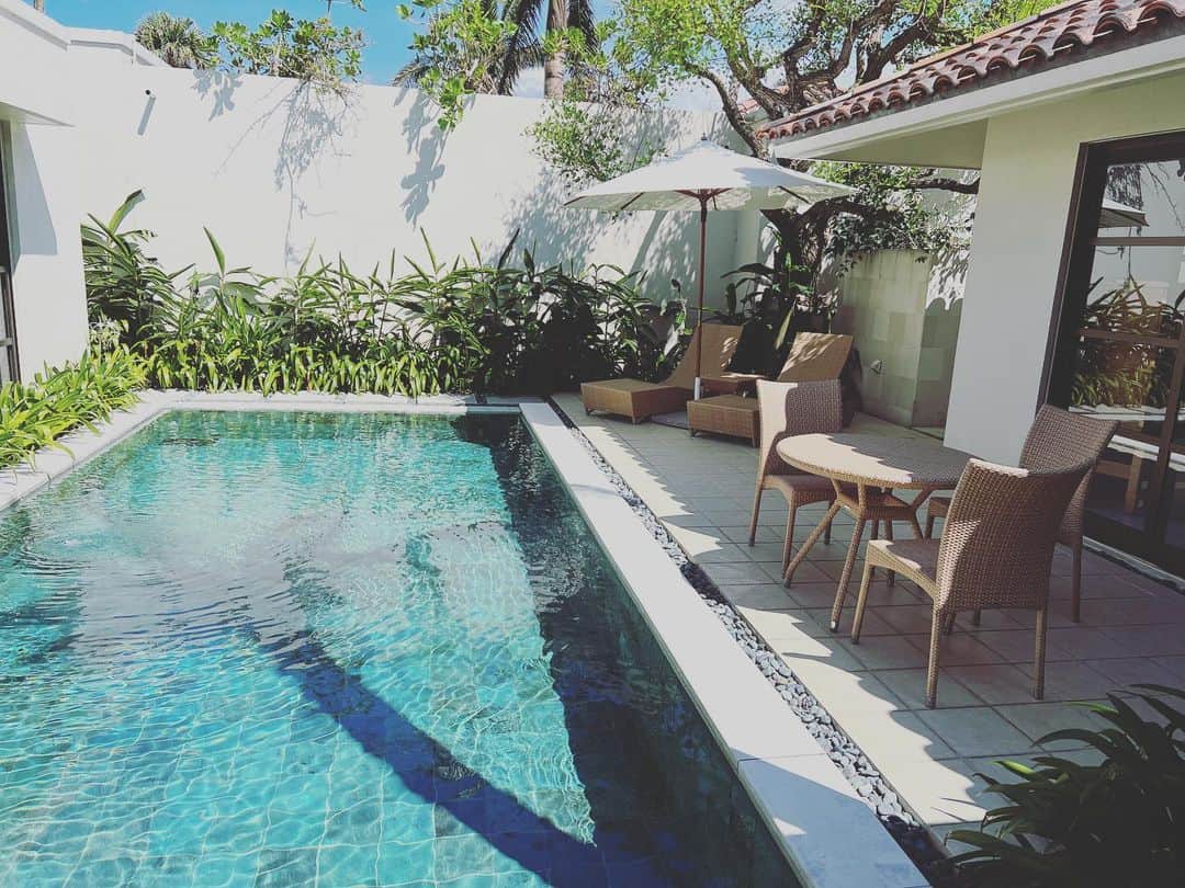 トラゾーのインスタグラム：「🌴🌺✈🍍 沖縄のジ  ウザテラス に体調不良で行けなかった結婚記念日の補填旅行行ってきた」