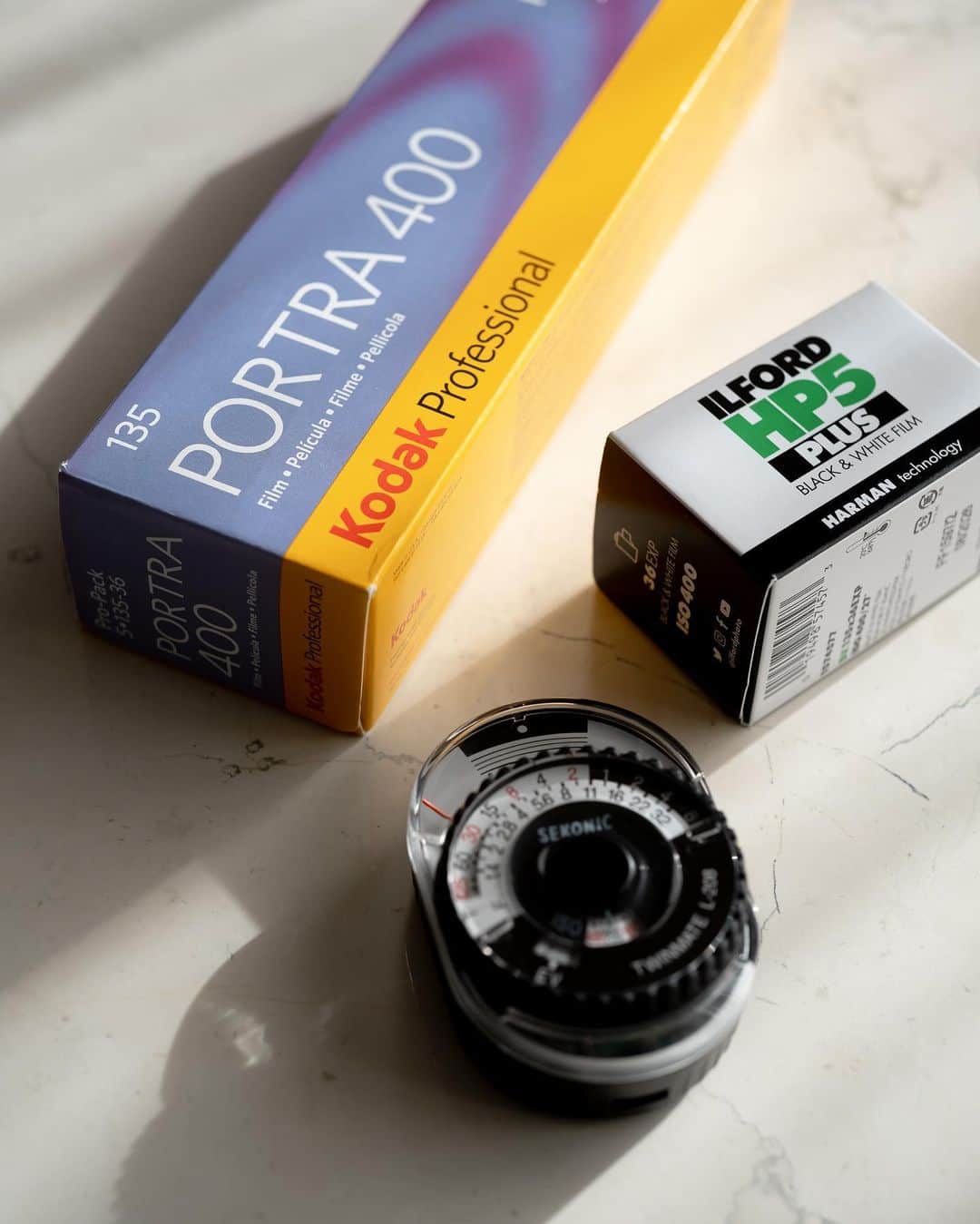市川渚のインスタグラム：「🎞️  憧れのPortraなど。フィルム買ったのいつぶりだろう。間違いなく大人になってからは初めてだ。」