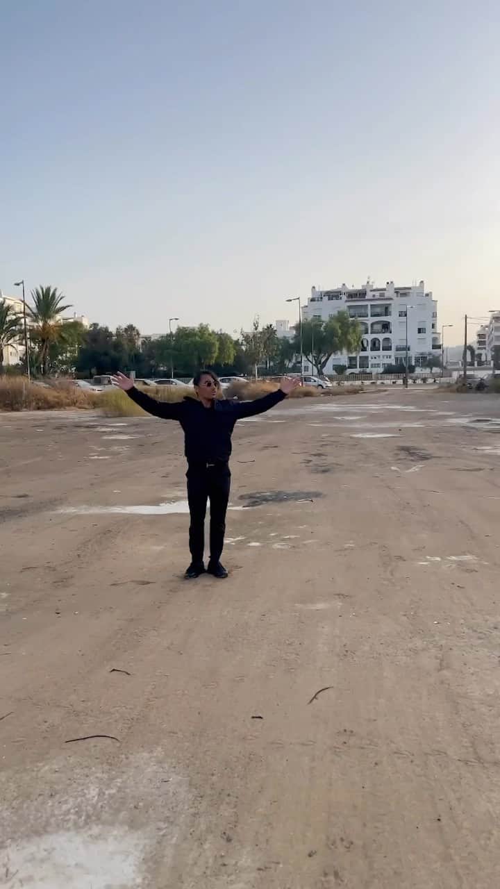 Saltbae（ヌスラット・ガネーシュ）のインスタグラム：「I am currently doing the most important project of my life in ibiza, housing and restaurants project, i love you ibiza, i love you, spain 🇪🇸 #saltbae #salt#saltlife」