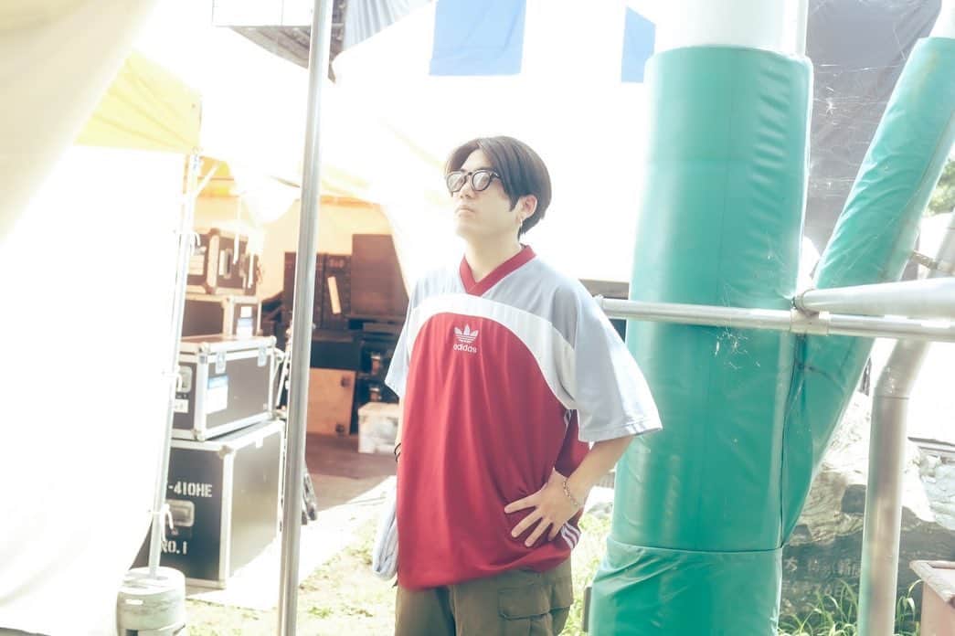 平部雅洋さんのインスタグラム写真 - (平部雅洋Instagram)「とっくん日焼け防止袖、SIX LOUNGEカッケェってなってるヒラベ、迫り来るまさし。  photo by @masafuji93」8月25日 14時34分 - hirabechan_rggr